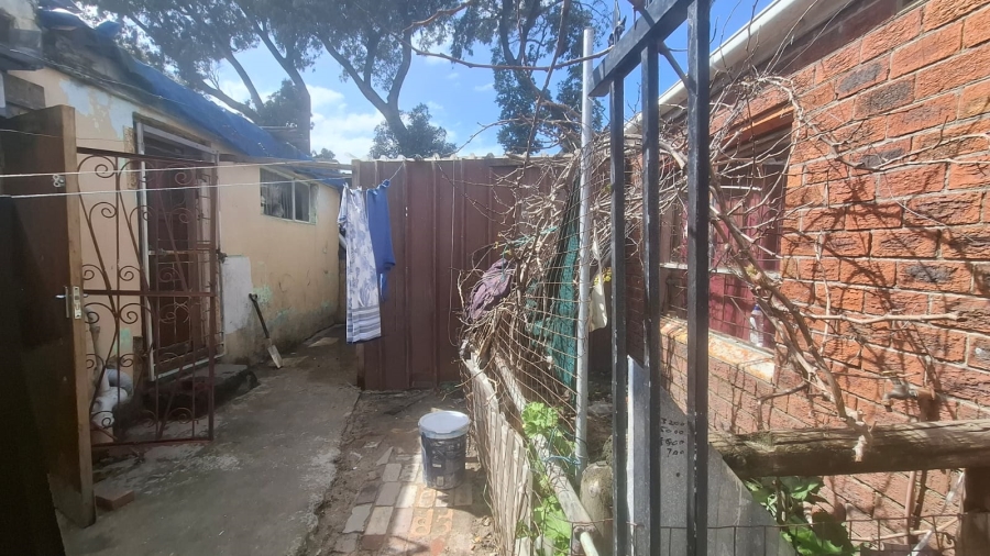 2 Bedroom Property for Sale in Lentegeur Western Cape